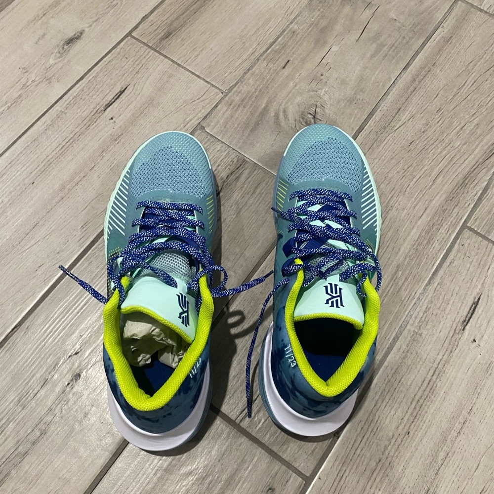 Kyrie Flytrap V - image 4